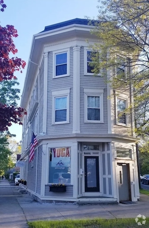 Building Photo - 15 Brush Hill Rd