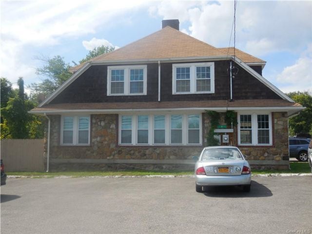 Building Photo - 3 Chalefs Ln