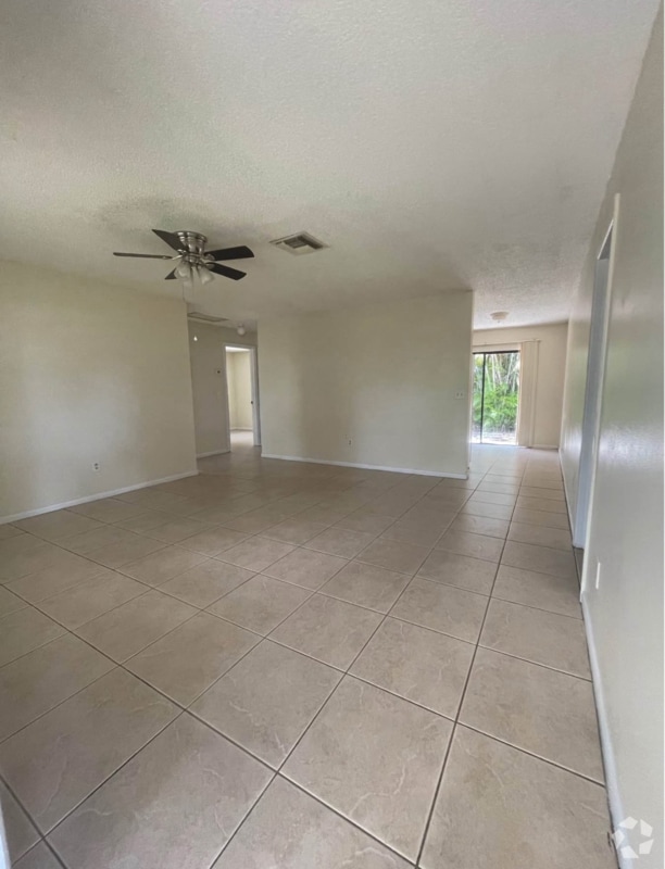 Building Photo - 1639 Barbarie Ln