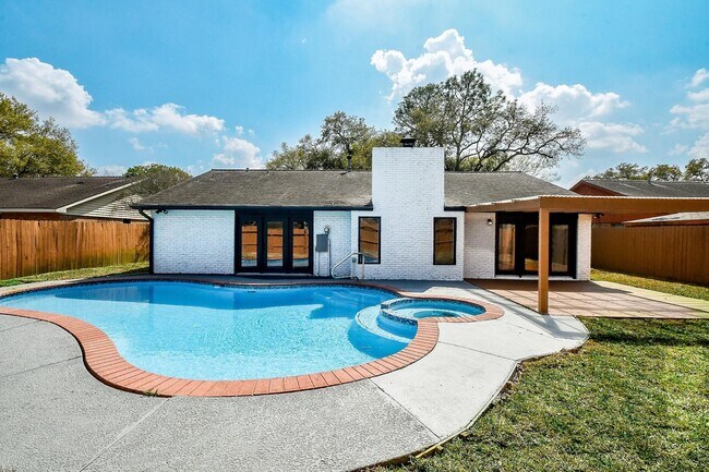 Foto del edificio - 5850 Duxbury St