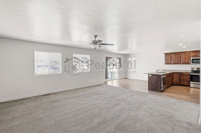 Foto del edificio - 1738 W 1210 S St