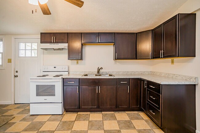 Building Photo - 2804 N Colbert Dr