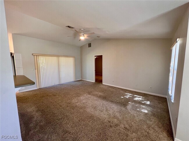 Foto del edificio - 1429 SW 29th St