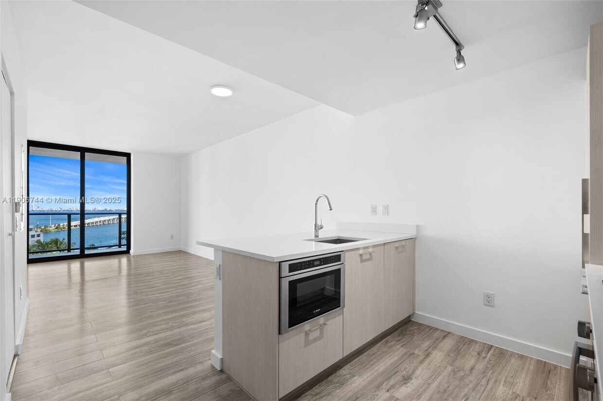 Foto principal - 501 NE 31st St