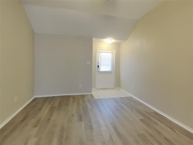 Building Photo - 409 Roan Ln