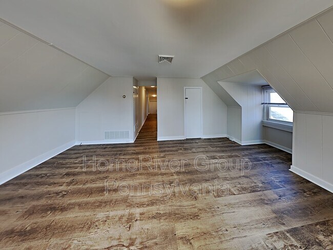 Foto del edificio - 411 W North St