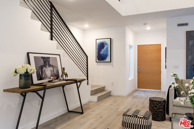 Foto del edificio - 846 N Alta Vista Blvd