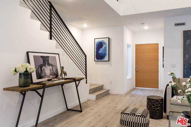 Building Photo - 846 N Alta Vista Blvd