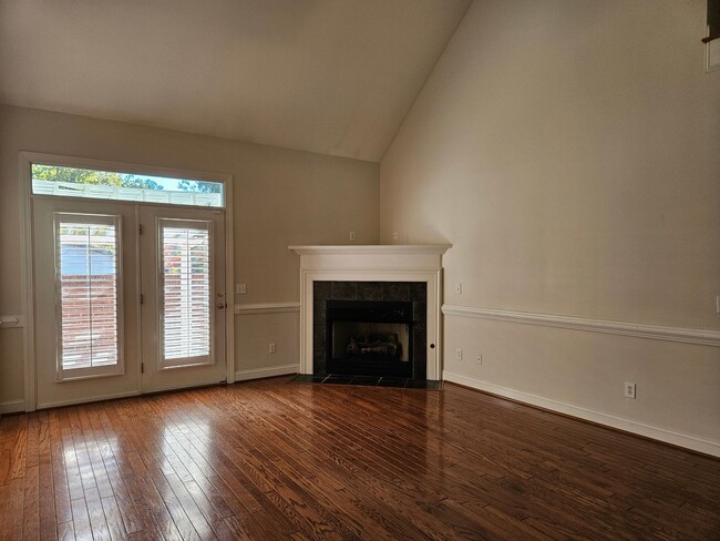 Foto del edificio - 104 Garden Trail Ln