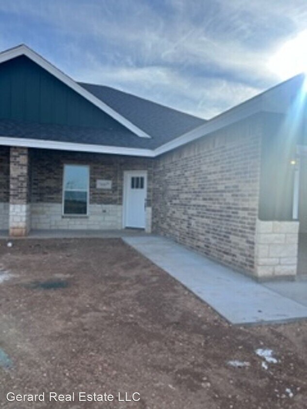 3 br, 2 bath House 7119 TIN CUP