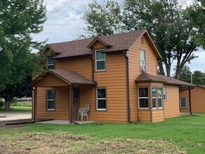 Building Photo - 218 Fowler St