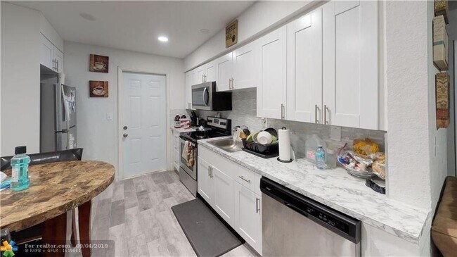 Foto del edificio - 1721 SW 11th Ct, B