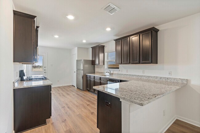 Building Photo - 15303 Telfaire Mdw