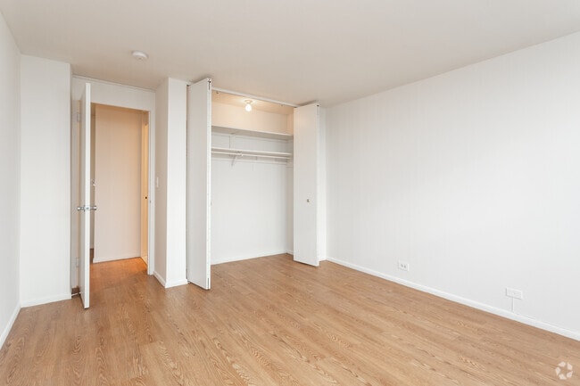Building Photo - South Shore Beach Apartments