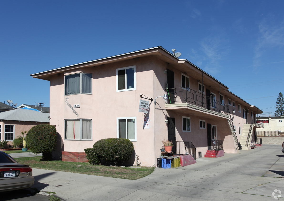 Building Photo - 2641 Pine Pl