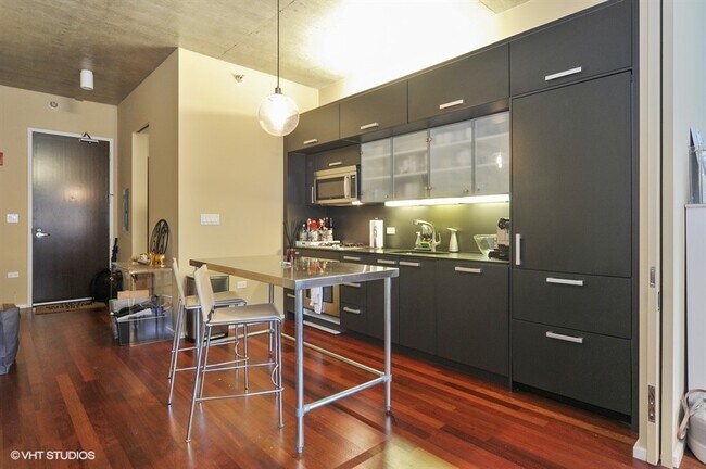 Foto del edificio - 550 N St Clair St