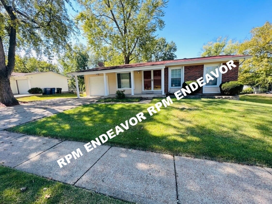 11613 Altozano Ln, Florissant, MO 63033 House Rental in Florissant