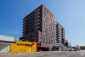 Building Photo - 185-1185 Alberta Ave