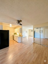 Building Photo - 1200 Golden Cir