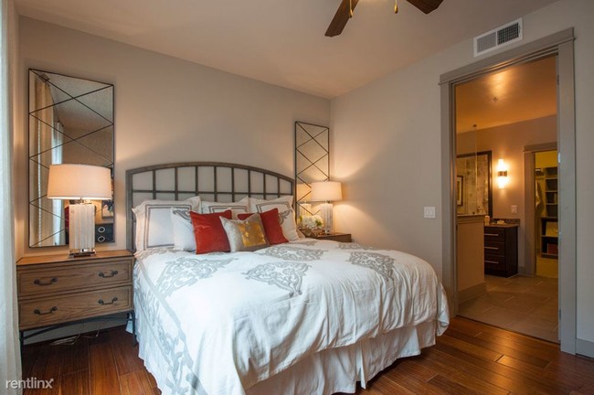 Foto del edificio - 1 br, 1 bath  - 5105 S Mason Rd
