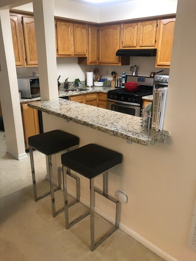 Building Photo - 303 Trinity Ct