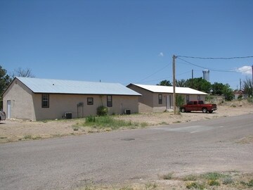 Primary Photo - 409 E 1st St