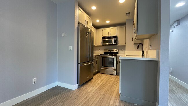 Kitchen (new cabinets and counter) - 3963 Eagle St