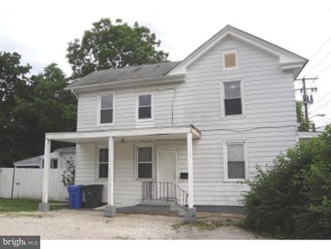 Building Photo - 328 N Main St