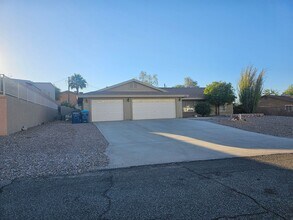 Building Photo - 3160 Horseshoe Canyon Dr