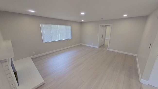 Building Photo - Springfield Apartments - 1354