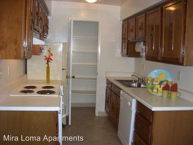 Interior Photo - 225 Avery Ln