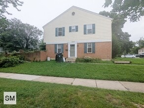 Building Photo - 5035 Berwyn Rd