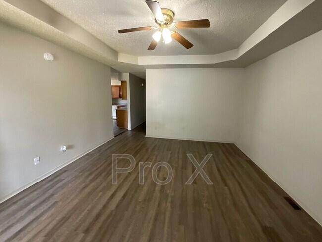 Foto del edificio - 613 S Brownell Ave
