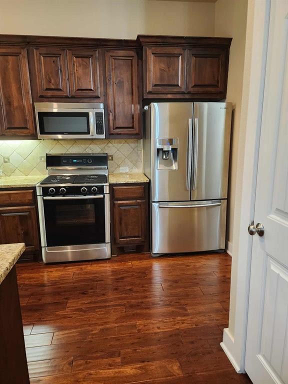 Foto del edificio - 2930 Grand Oaks Loop