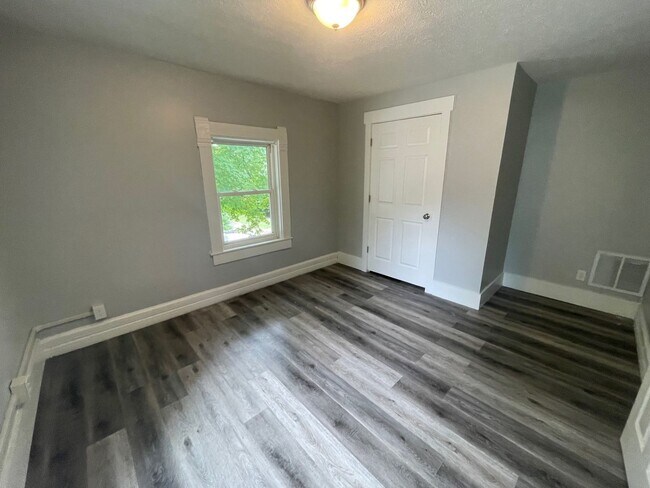 Foto del edificio - Linwood Corner