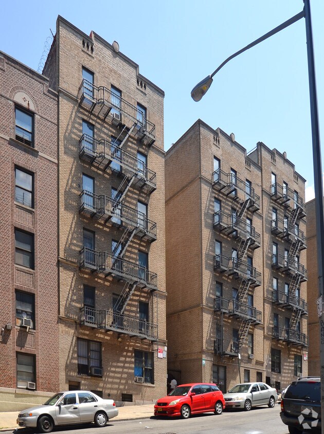 Building Photo - 111-119 Tudor Pl