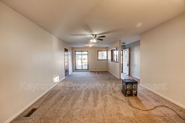 Foto del edificio - 218 N 44th W Ave