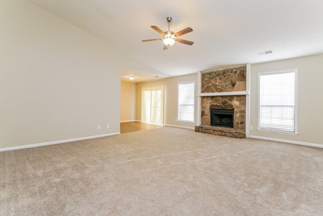 Foto del edificio - 5545 Dorsett Shoals Ln