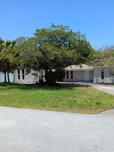 Building Photo - 17131 SW 85th Ave