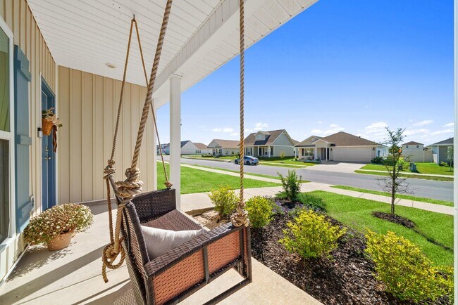 Building Photo - 39 Bluebeech St