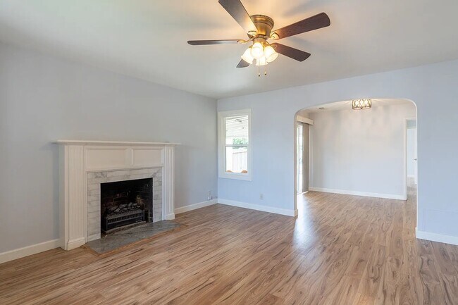 Foto del edificio - 537 Poplar Ave