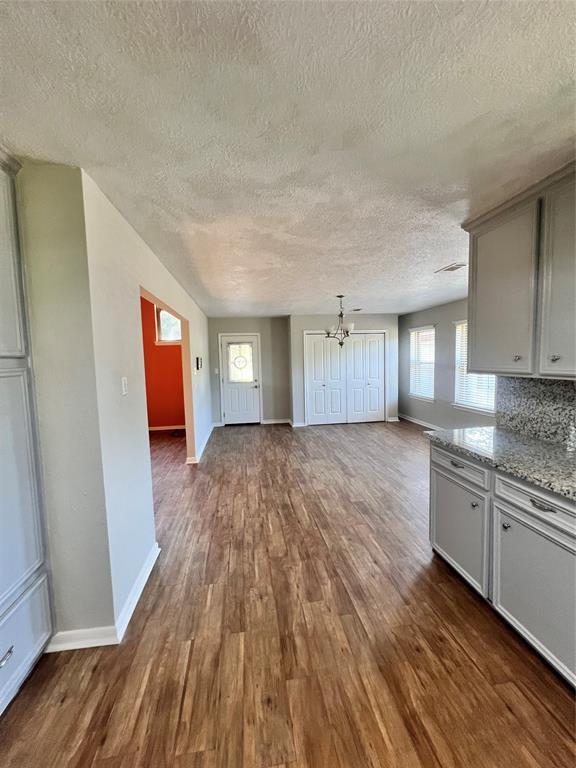 Foto del edificio - 8431 Hasty Ln