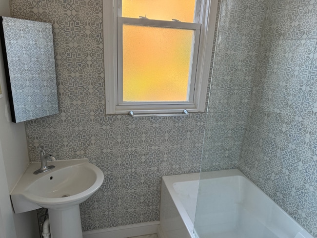 Building Photo - 324 Fairfield Ave