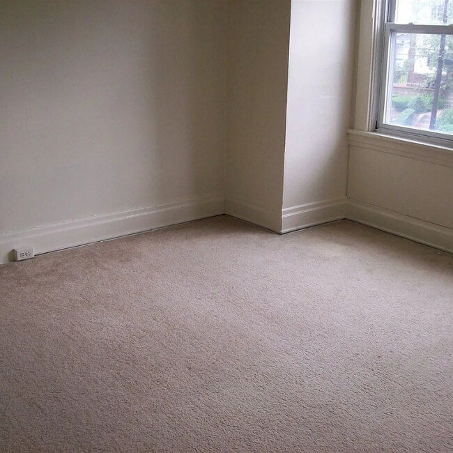 Foto del edificio - 2306 Sherbrook St