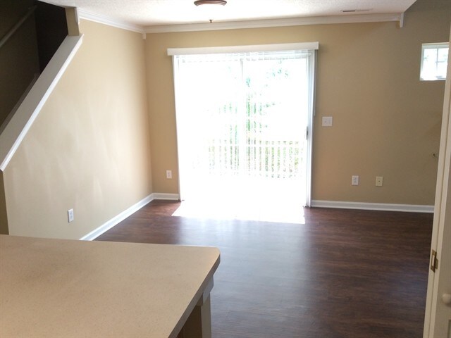 Building Photo - 1708 Beacon Village Drive