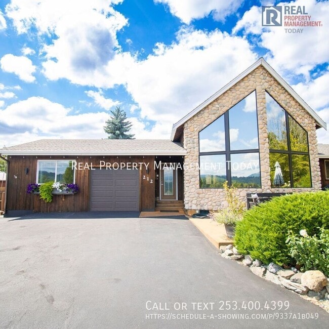 Building Photo - 212 Dow Ridge Dr N