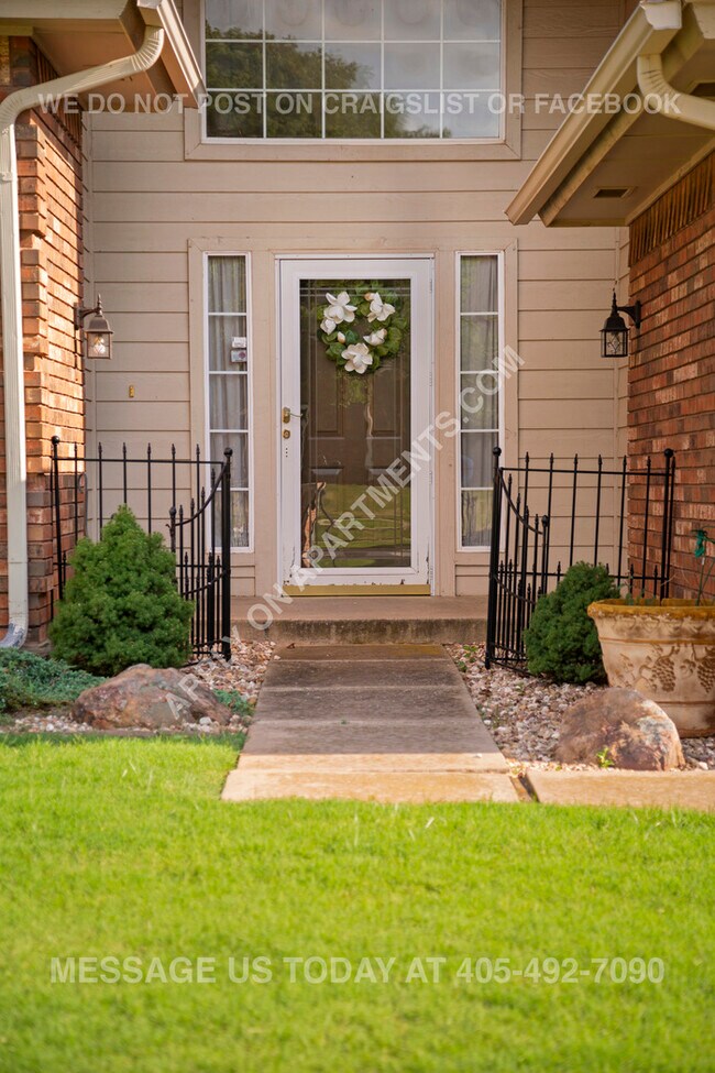 Building Photo - Edmond Home