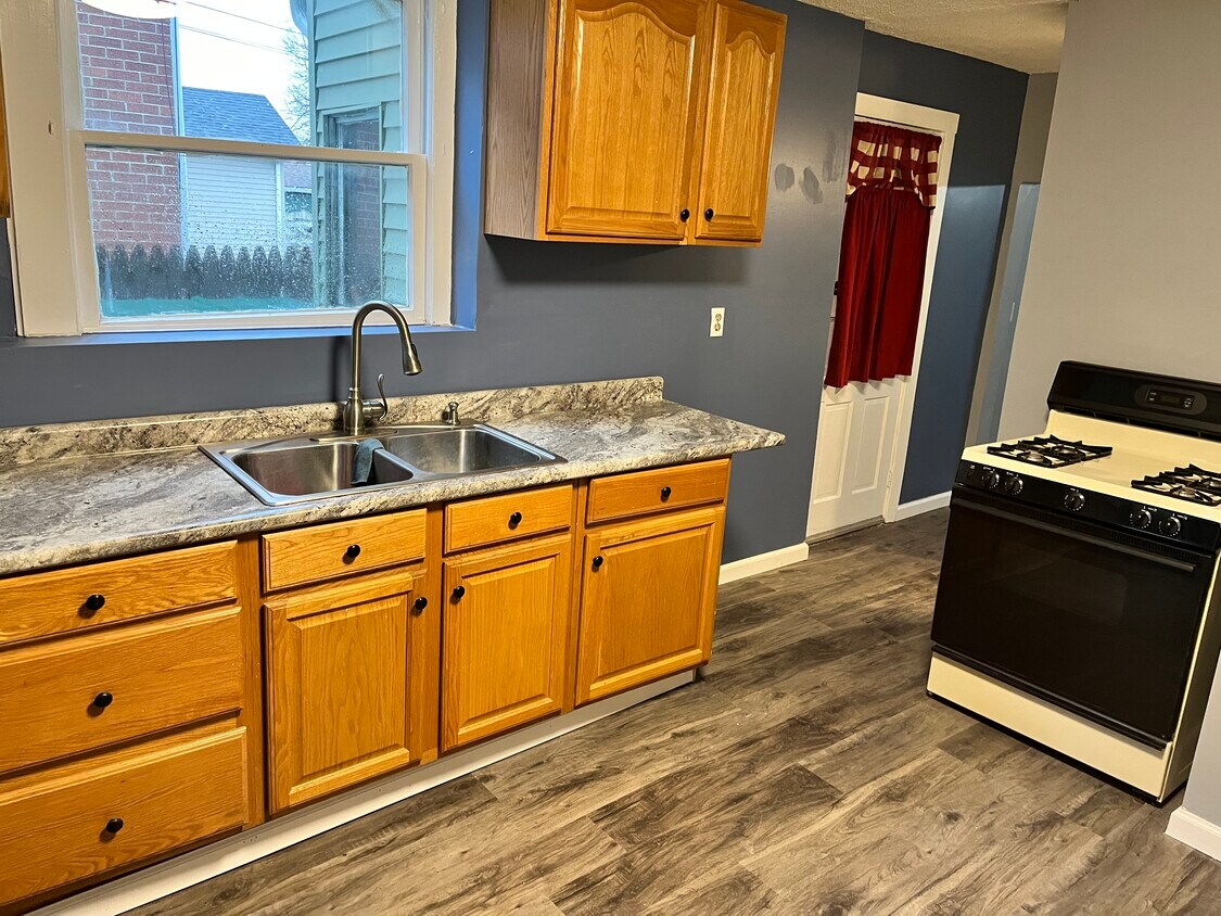 52 S 7th Ave Unit 2, Beech Grove, IN 46107 Apartments in Beech Grove