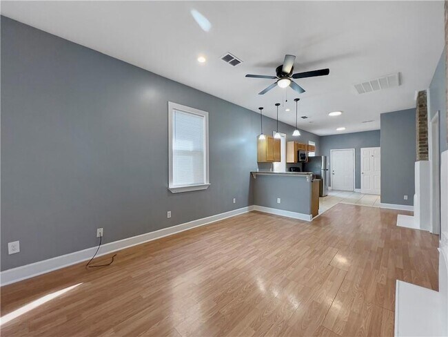 Foto del edificio - 1824 Allen St