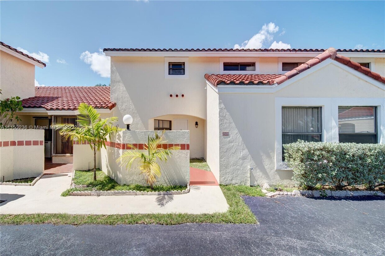 2509 San Remo Cir, Homestead, FL 33035 Townhome Rentals in Homestead